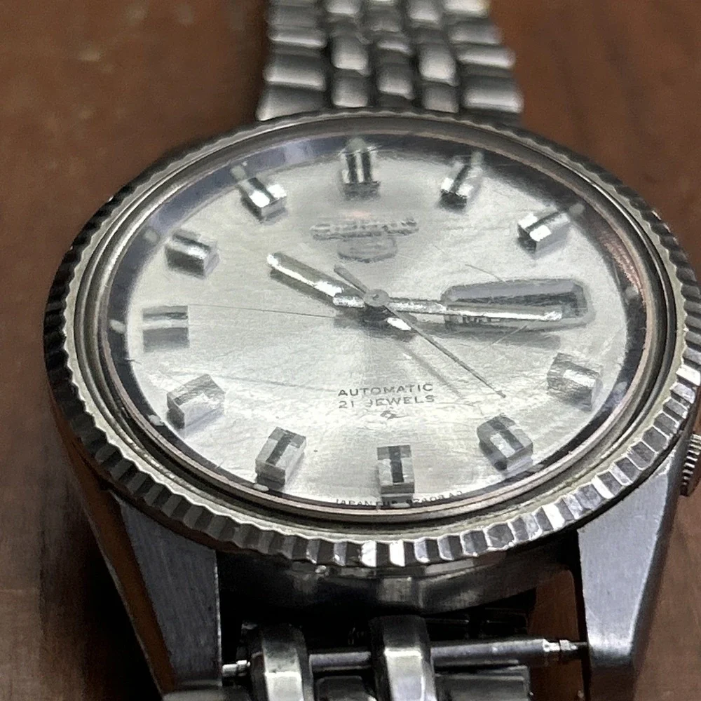 Seiko 5 6119-8200 Automatic Day-Date Vintage Mens Watch Japan Silver White